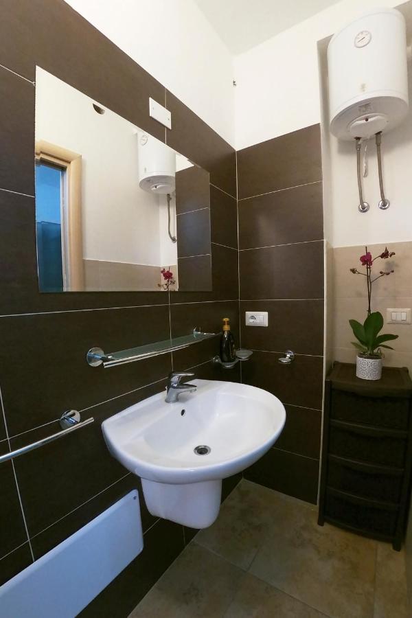 West Sardinia Apartments กาบราส ภายนอก รูปภาพ