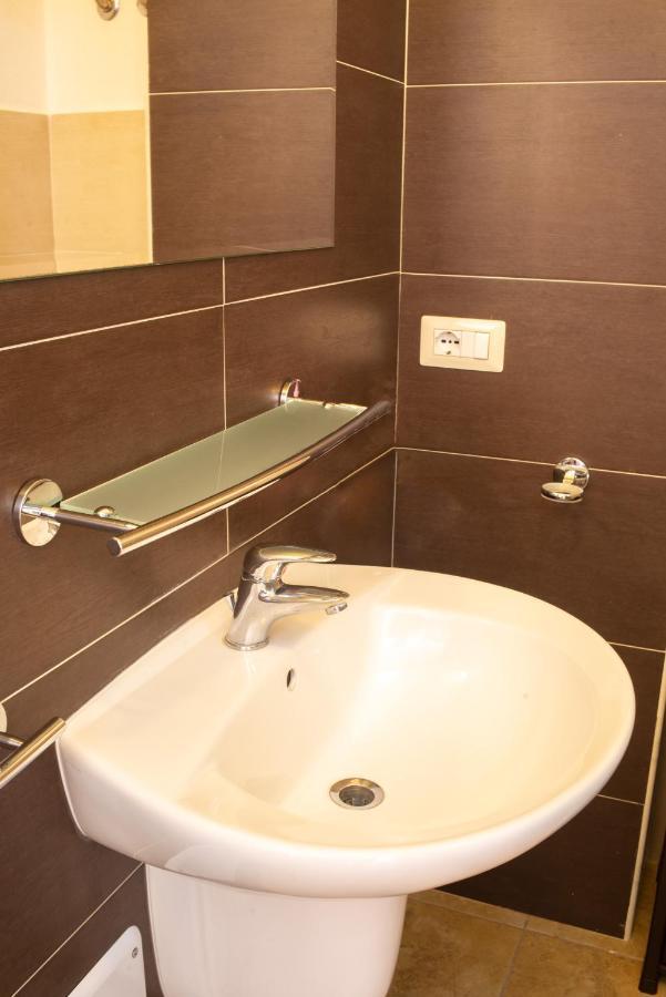 West Sardinia Apartments กาบราส ภายนอก รูปภาพ
